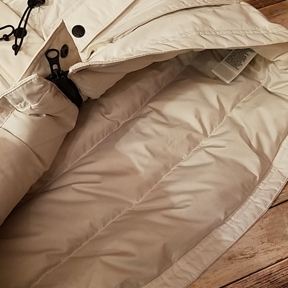 The North Face White Winter Jacket - Picture 6 of 8